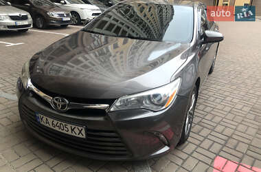 Седан Toyota Camry 2016 в Києві