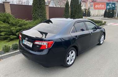 Седан Toyota Camry 2014 в Києві