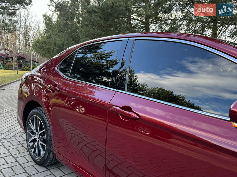 Седан Toyota Camry 2021 в Дрогобыче