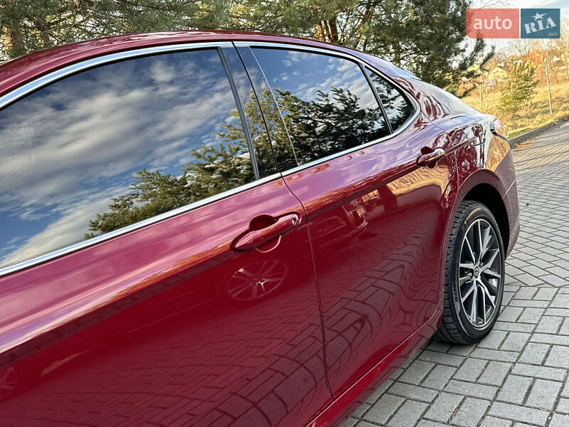 Седан Toyota Camry 2021 в Дрогобыче