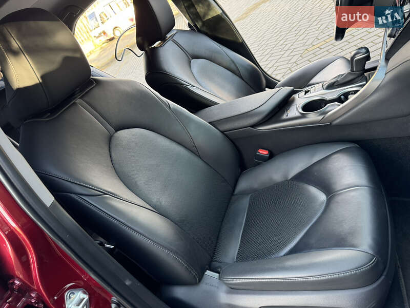 Седан Toyota Camry 2021 в Дрогобыче