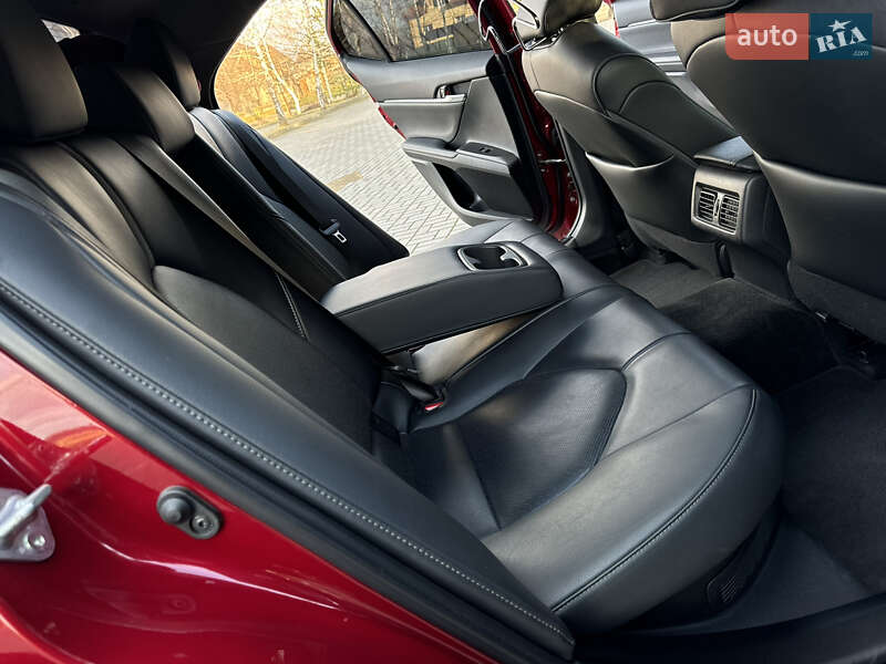 Седан Toyota Camry 2021 в Дрогобыче