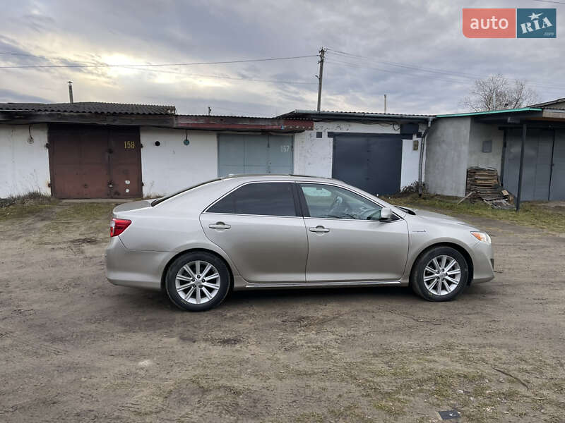 Седан Toyota Camry 2013 в Яворові