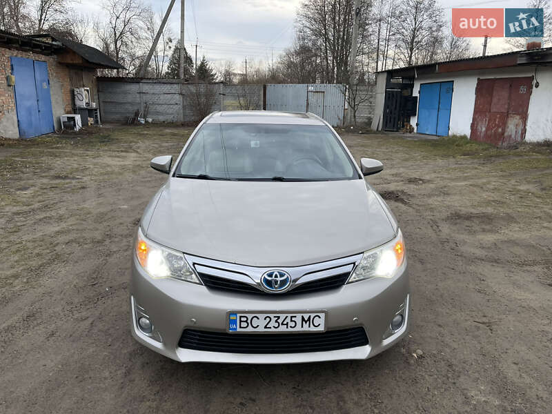 Седан Toyota Camry 2013 в Яворові