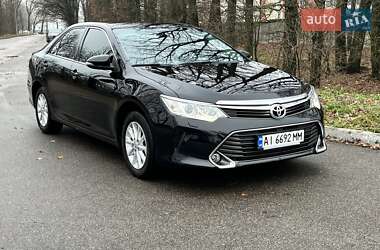 Седан Toyota Camry 2015 в Киеве