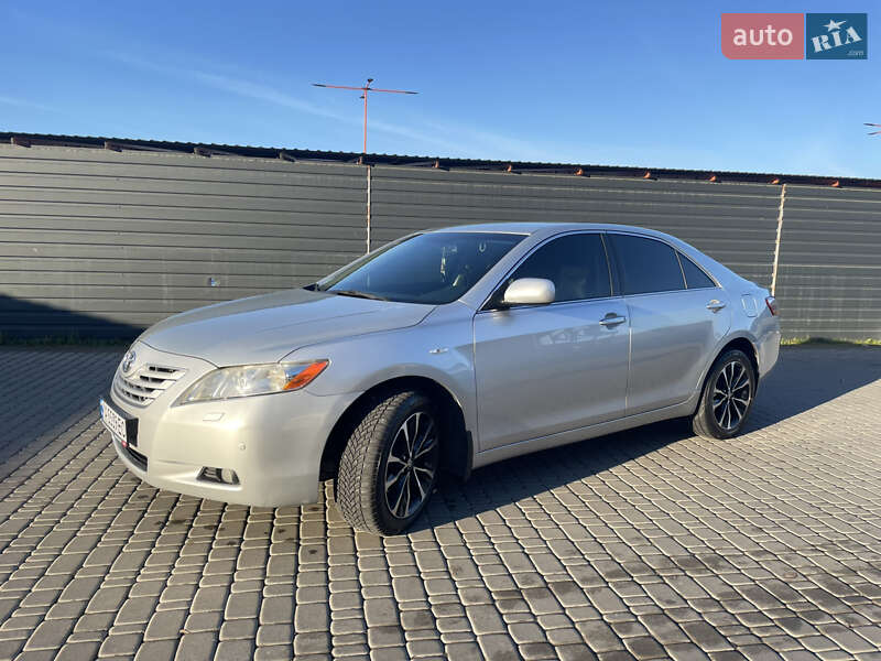 Седан Toyota Camry 2008 в Буче