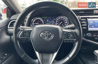 Седан Toyota Camry 2017 в Дніпрі