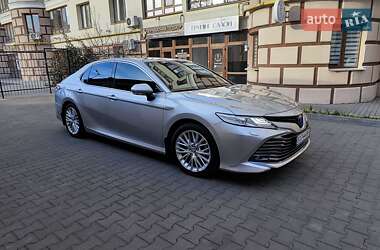 Седан Toyota Camry 2019 в Хмельницькому