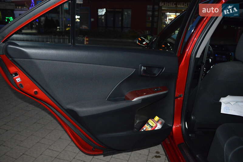 Седан Toyota Camry 2012 в Львові