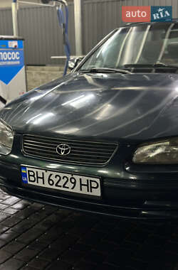 Седан Toyota Camry 1998 в Одесі