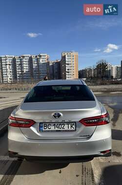 Седан Toyota Camry 2024 в Львові