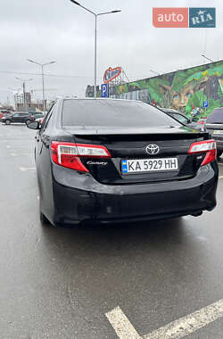 Седан Toyota Camry 2014 в Киеве