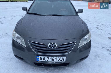 Седан Toyota Camry 2008 в Ромнах