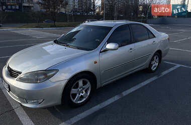 Седан Toyota Camry 2003 в Києві