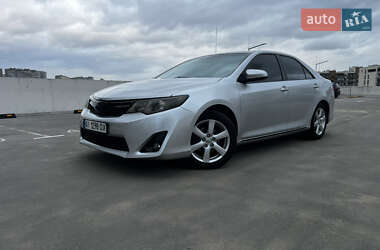 Седан Toyota Camry 2013 в 