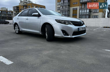 Седан Toyota Camry 2013 в 