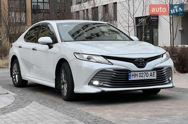 Седан Toyota Camry 2018 в Киеве