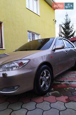 Седан Toyota Camry 2004 в Харкові