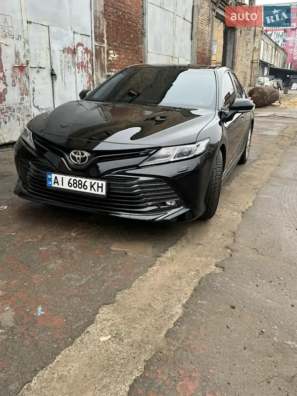 Седан Toyota Camry 2018 в 