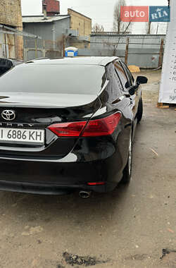 Седан Toyota Camry 2018 в Киеве