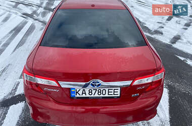 Седан Toyota Camry 2014 в Киеве