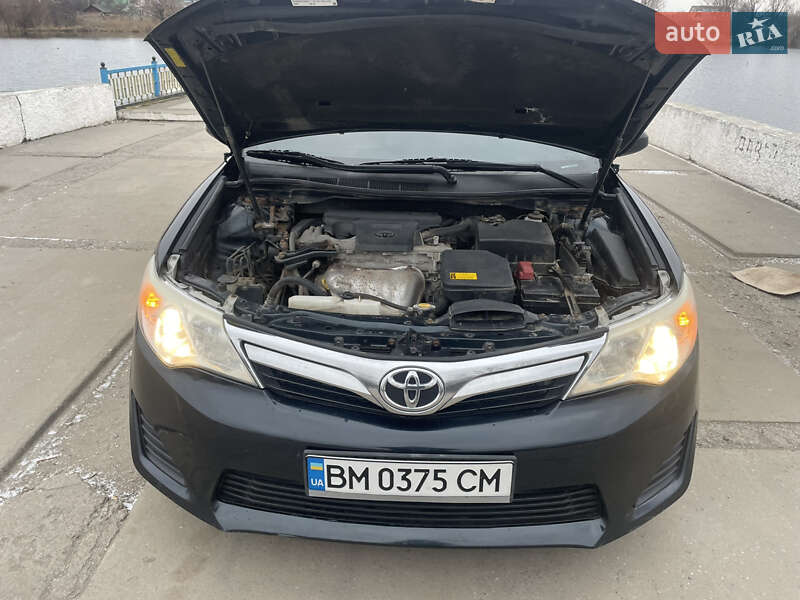Седан Toyota Camry 2013 в Староконстантинове