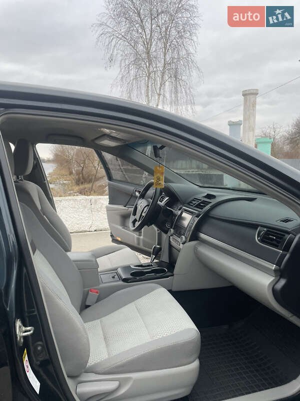 Седан Toyota Camry 2013 в Староконстантинове