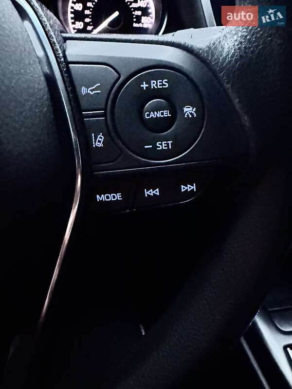 Седан Toyota Camry 2019 в Дніпрі