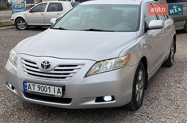 Седан Toyota Camry 2006 в Снятині