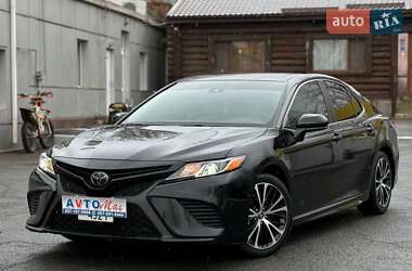 Седан Toyota Camry 2018 в Кривом Роге