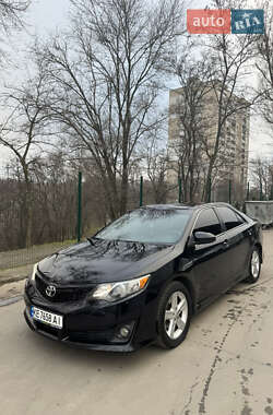 Седан Toyota Camry 2013 в Дніпрі