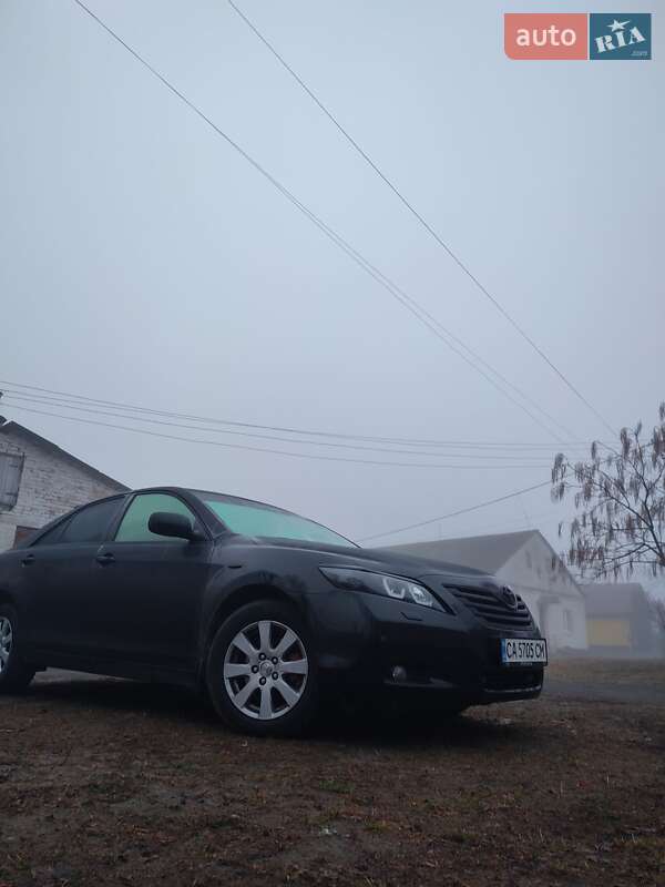 Седан Toyota Camry 2007 в Дубровице