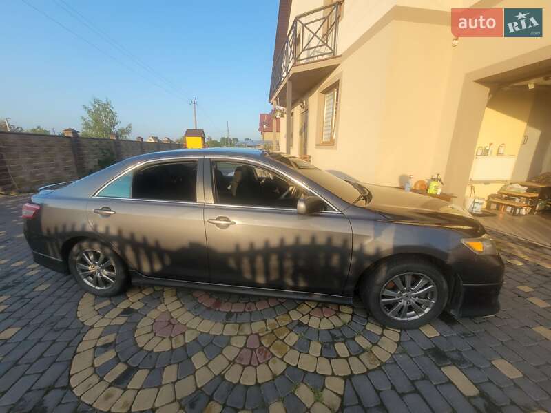 Седан Toyota Camry 2011 в Києві