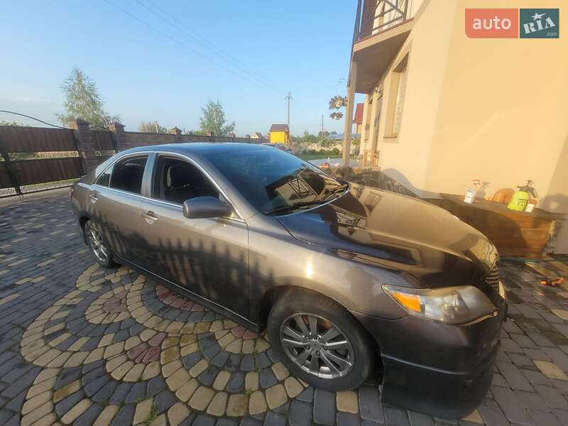 Седан Toyota Camry 2011 в Києві