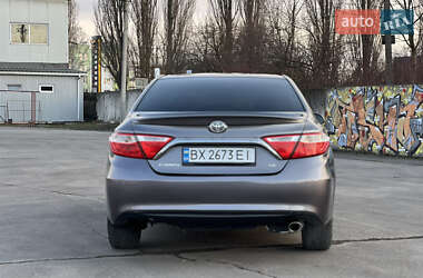 Седан Toyota Camry 2015 в Хмельницком