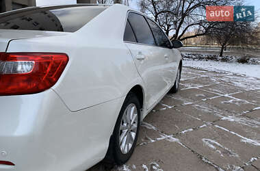 Седан Toyota Camry 2013 в Кривом Роге