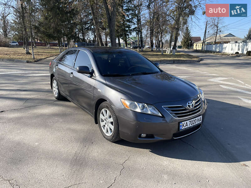 Седан Toyota Camry 2008 в Виннице