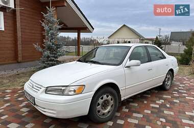 Седан Toyota Camry 1999 в Брусилові