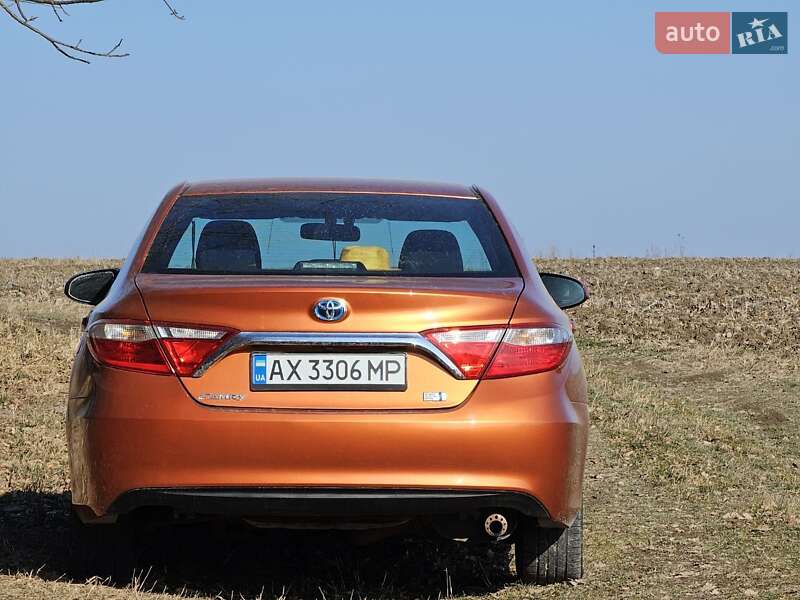 Седан Toyota Camry 2015 в Харкові