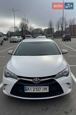 Седан Toyota Camry 2016 в Нових Петрівцях