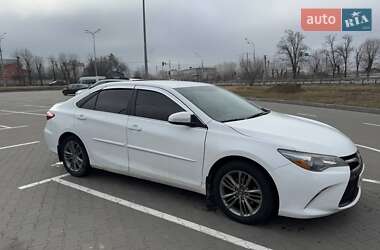 Седан Toyota Camry 2016 в Нових Петрівцях