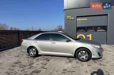 Седан Toyota Camry 2012 в 