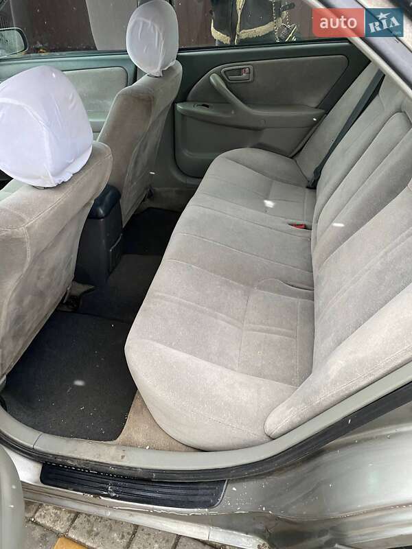 Седан Toyota Camry 1999 в Раздельной