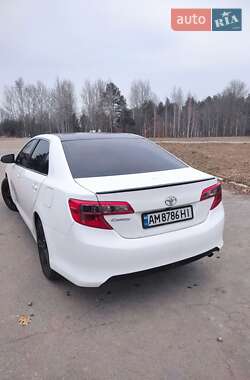 Седан Toyota Camry 2013 в 