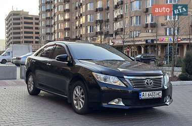 Седан Toyota Camry 2013 в Софіївській Борщагівці