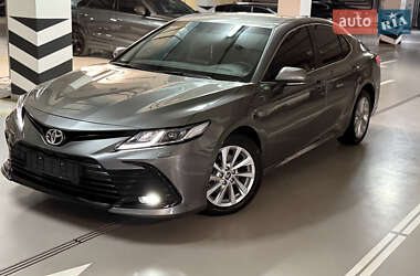 Седан Toyota Camry 2023 в Києві