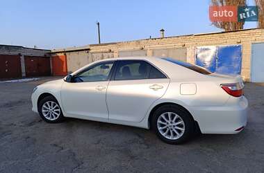 Седан Toyota Camry 2017 в Кременчуге