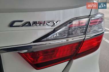 Седан Toyota Camry 2014 в Чернигове