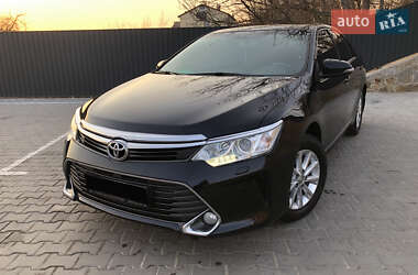 Седан Toyota Camry 2015 в Виннице