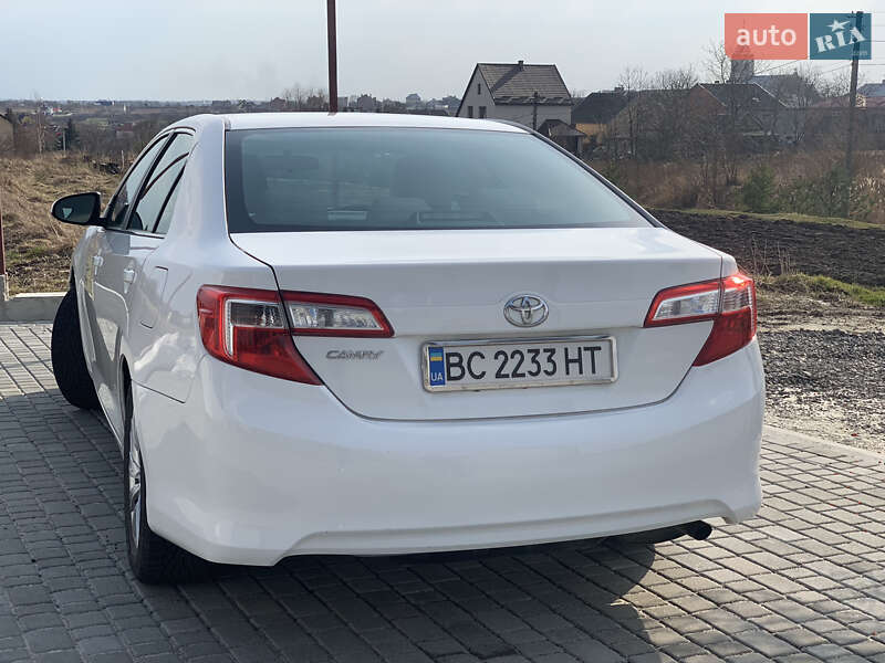 Седан Toyota Camry 2013 в Львове фото 5 Седан Toyota Camry 2013 в Львове